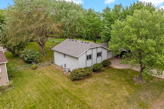 8474 Sunnyside Rd, New Brighton, MN 55112