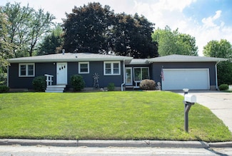 413 17th St NW, Waverly, IA 50677