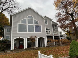 660 Spring Beach Rd, Rome City, IN 46784