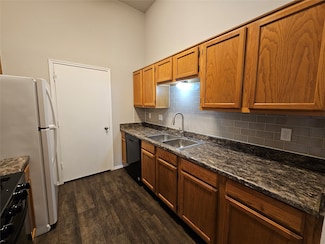 452 Chestnut Ln, Desoto, TX 75115