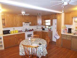 146 Meadow View Dr, Mound City, KS 66056
