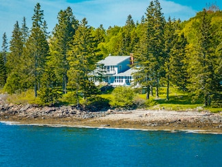 250 Davis Point Rd, Cushing, ME 04563