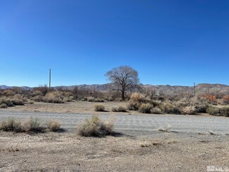 21 Calico, Yerington, NV 89447