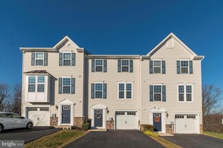 1815 Honeysuckle Ct, Downingtown, PA 19335