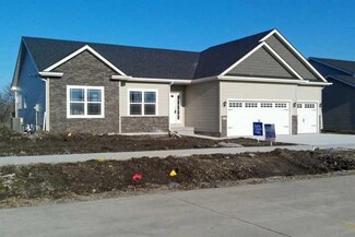 6432 NE 9th Ct, Des Moines, IA 50313