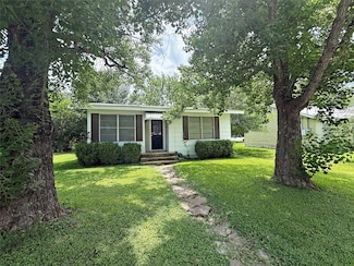 424 Burns St, Lexington, TX 78947