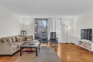 41 Park St Unit 202, Brookline, MA 02446