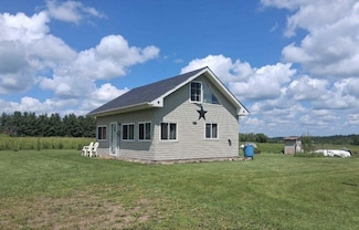 27048 Hawthorn Rd, Hinckley, MN 55037