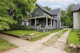 387 4th St NW, Barberton, OH 44203