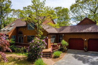 25 Studio Dr, Buzzards Bay, MA 02532