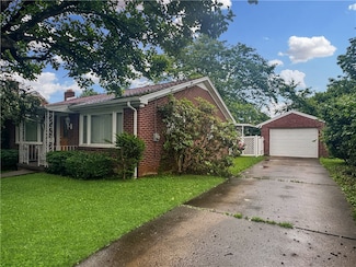 7 E Sheridan Ave, New Castle, PA 16105