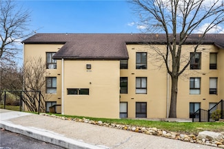 2034 Swallow Hill Rd Unit 403, Pittsburgh, PA 15220