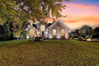 17820 Keystone Bluff Ct, Chesterfield, MO 63005