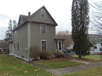 31 Rockwell St, Hornell, NY 14843