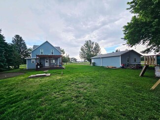 401 Chestnut St, Saronville, NE 68975