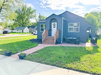 101 6th St NW, Minot, ND 58703