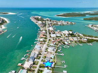19 E Pelican St, Naples, FL 34113