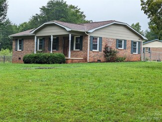 145 Greenleaf Rd, Forest City, NC 28043
