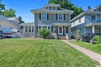 1202 W 17th St, Davenport, IA 52804