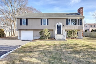50 Belvedere Dr, Bristol, RI 02809