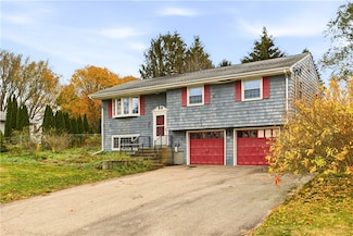 44 Buckwheat Ave, Portsmouth, RI 02871