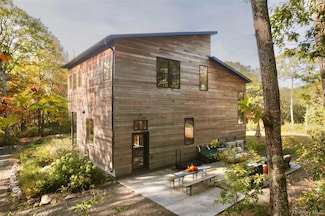 101 Camp Adventure Rd, Kerhonkson, NY 12446