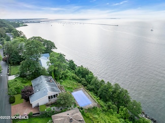 38 Bayside Dr, Atlantic Highlands, NJ 07716