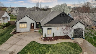 3127 N Lakecrest Cir, Wichita, KS 67205