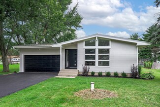5N800 Meredith Rd, Maple Park, IL 60151