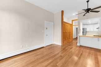 299 8th St Unit 1R, Jersey City, NJ 07302