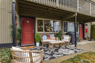 1102 S 27th St Unit C105, Tacoma, WA 98409