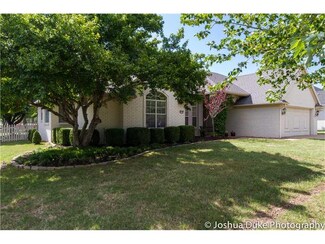 4308 Spyglass Dr, Springdale, AR 72764
