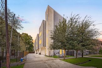 904 W 25th St Unit D, Houston, TX 77008