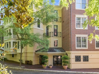 2701 Glenwood Gardens Ln, Raleigh, NC 27608