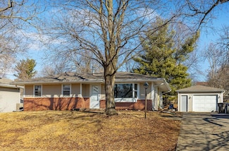 324 E Philip St, Des Moines, IA 50315