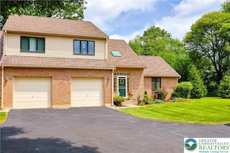 3244 Oakland Square Dr, Bethlehem, PA 18020