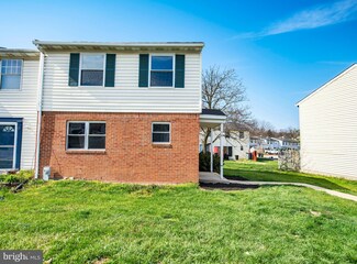 10 Luffing Ct, Essex, MD 21221