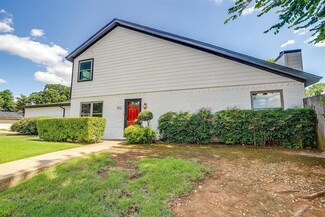 1412 Palmnold Cir E, Fort Worth, TX 76120
