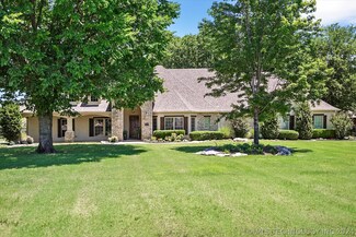 7063 Greenbriar Dr, Owasso, OK 74055