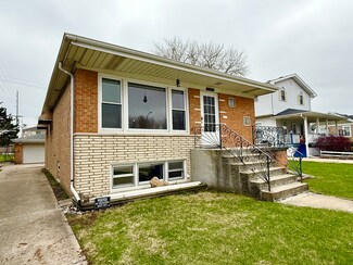 2601 W 98th Place, Evergreen Park, IL 60805
