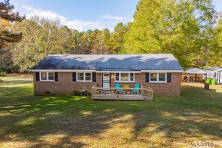 3868 Everetts School Rd, Roanoke Rapids, NC 27870
