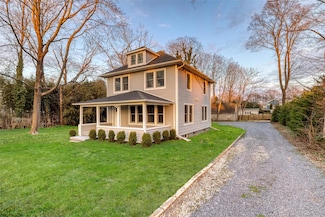 30170 Main Rd, Cutchogue, NY 11935