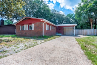 133 Robinwood Dr NW, Fort Walton Beach, FL 32548