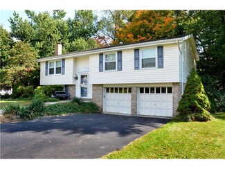 1142 Huntsridge Dr, Crescent, PA 15046