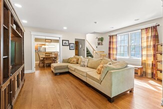 16 Margaret St, Bayonne, NJ 07002