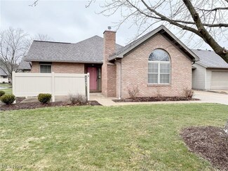 1645 Queens Gate Cir Unit 10 C, Cuyahoga Falls, OH 44221
