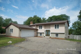 1823 Southampton Dr SE, Grand Rapids, MI 49508