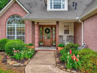 105 Mission Hills Dr, Lufkin, TX 75901