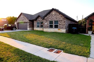5229 Carol Ave, Fort Worth, TX 76105