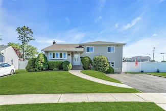 57 Amherst Ln, Hicksville, NY 11801